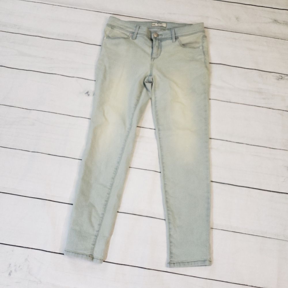 Free People light super soft jeans 28 ankle